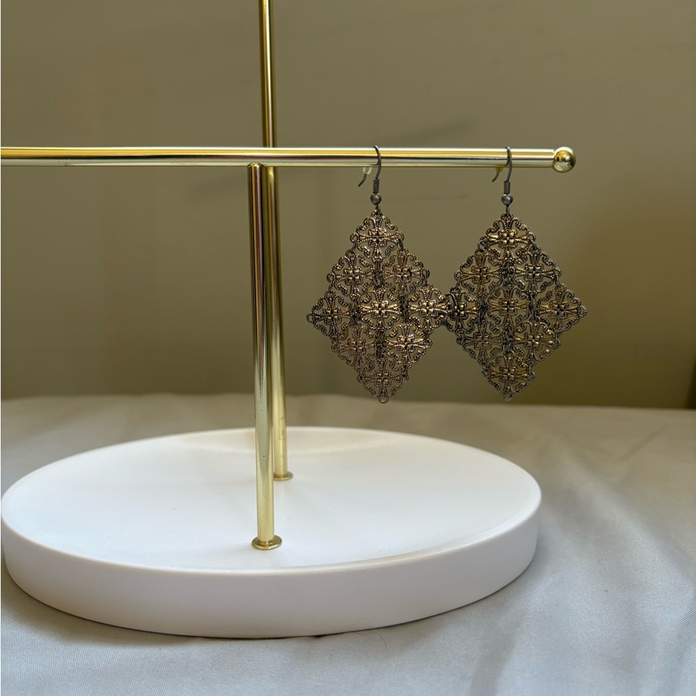 Elegant Silver Filigree Earrings
